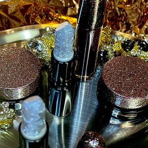 COPY - BNWT!!MAC kiss of stars lipstick destined for stardom n